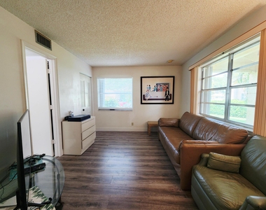 1560 Nw 18th Avenue - Photo Thumbnail 16
