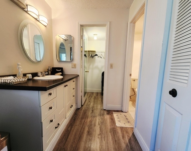 1560 Nw 18th Avenue - Photo Thumbnail 12