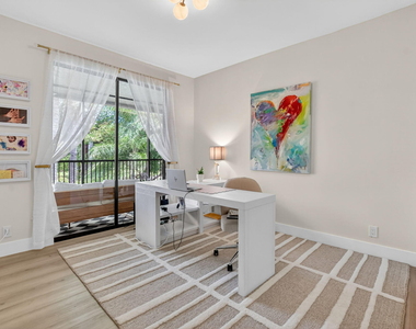 5801 Coach House Circle - Photo Thumbnail 16