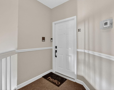 5801 Coach House Circle - Photo Thumbnail 22