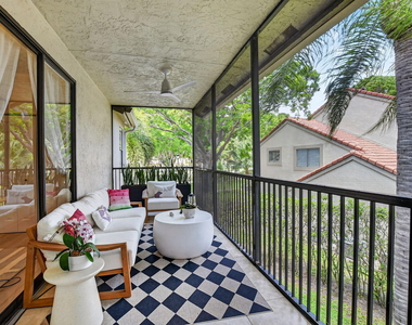 5801 Coach House Circle - Photo Thumbnail 18