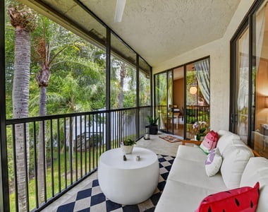 5801 Coach House Circle - Photo Thumbnail 19