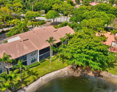 5801 Coach House Circle - Photo Thumbnail 30
