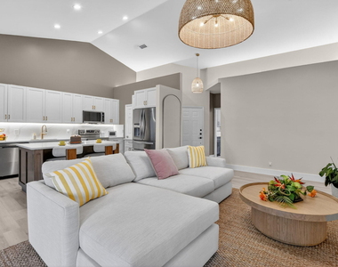 5801 Coach House Circle - Photo Thumbnail 1