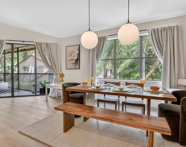 5801 Coach House Circle - Photo Thumbnail 6