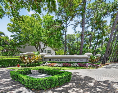 5801 Coach House Circle - Photo Thumbnail 20