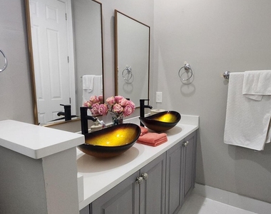 10334 Medicis Place - Photo Thumbnail 34