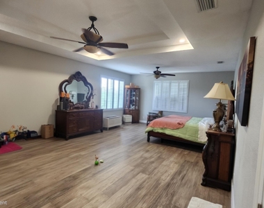 10334 Medicis Place - Photo Thumbnail 43