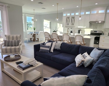 3997 Se Barcelona Street - Photo Thumbnail 3