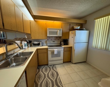 101 S Seas Drive - Photo Thumbnail 6