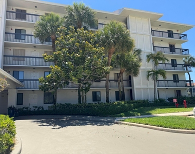 101 S Seas Drive - Photo Thumbnail 15