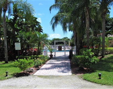 600 Egret Circle - Photo Thumbnail 29
