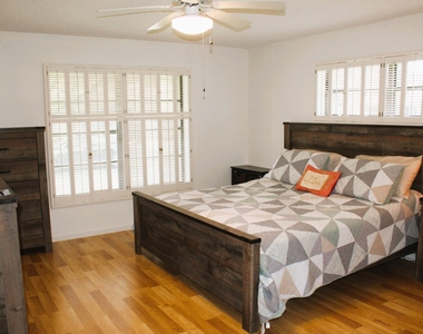 4525 Nutmeg Tree Lane - Photo Thumbnail 10
