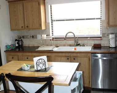 4525 Nutmeg Tree Lane - Photo Thumbnail 9