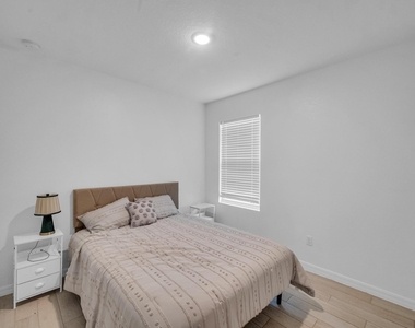 5082 Armina Place - Photo Thumbnail 15