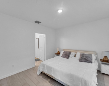 5082 Armina Place - Photo Thumbnail 11