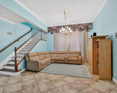 10247 Isle Wynd Court - Photo Thumbnail 9