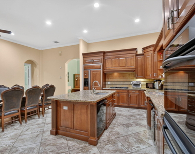 10247 Isle Wynd Court - Photo Thumbnail 34