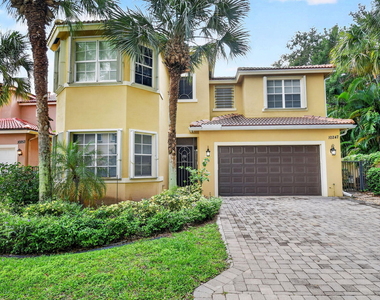 10247 Isle Wynd Court - Photo Thumbnail 3