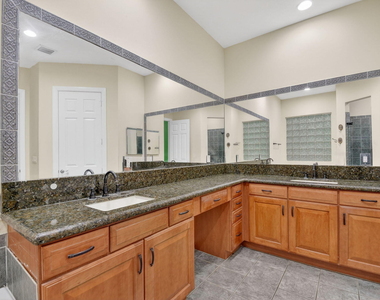 10247 Isle Wynd Court - Photo Thumbnail 43