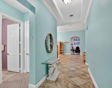 10247 Isle Wynd Court - Photo Thumbnail 5