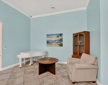 10247 Isle Wynd Court - Photo Thumbnail 7