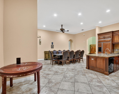 10247 Isle Wynd Court - Photo Thumbnail 38