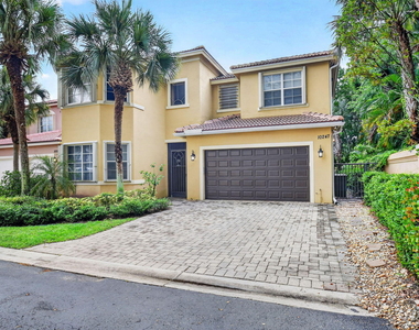 10247 Isle Wynd Court - Photo Thumbnail 2