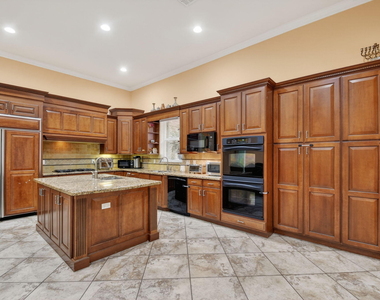 10247 Isle Wynd Court - Photo Thumbnail 29