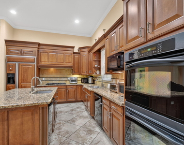 10247 Isle Wynd Court - Photo Thumbnail 35