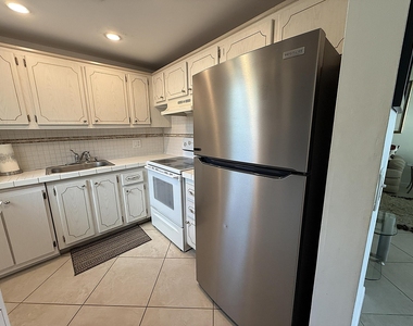 316 Markham - Photo Thumbnail 9