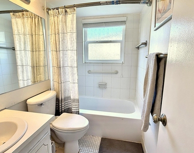316 Markham - Photo Thumbnail 20