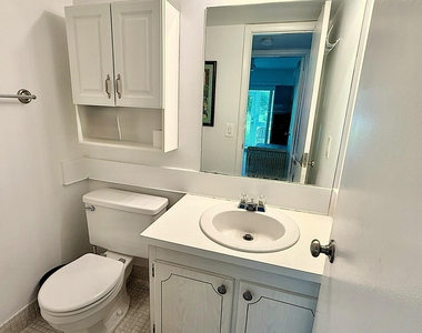 316 Markham - Photo Thumbnail 13