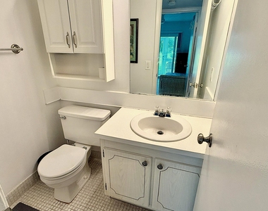 316 Markham - Photo Thumbnail 11