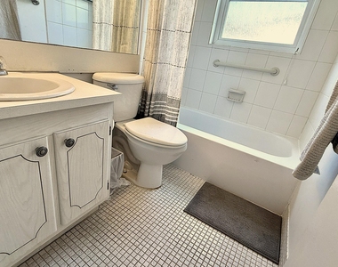 316 Markham - Photo Thumbnail 19