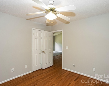 184 Brook Creek Drive - Photo Thumbnail 7