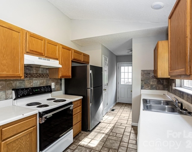 184 Brook Creek Drive - Photo Thumbnail 6