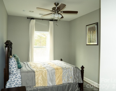 7082 Founders Way - Photo Thumbnail 5