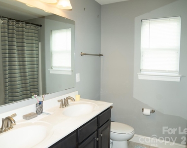 7082 Founders Way - Photo Thumbnail 11