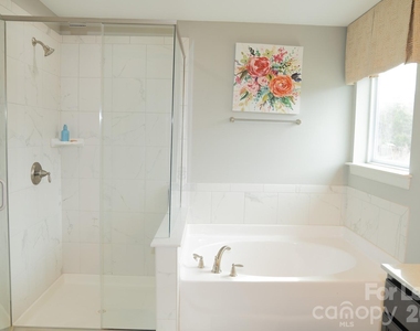 7082 Founders Way - Photo Thumbnail 13