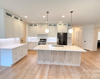 5707 Verducci Lane - Photo Thumbnail 7