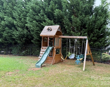 5707 Verducci Lane - Photo Thumbnail 4