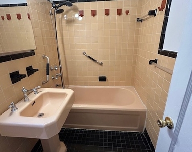 209 West 104th Street - Photo Thumbnail 8