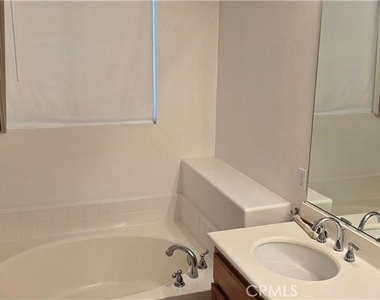 27653 Almont Way - Photo Thumbnail 8