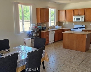 27653 Almont Way - Photo Thumbnail 3