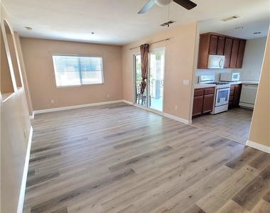 25850 Iris Avenue - Photo Thumbnail 11
