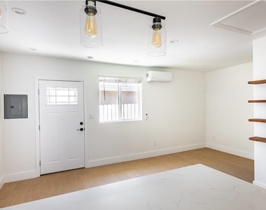 8961 Etiwanda Ave - Photo Thumbnail 6