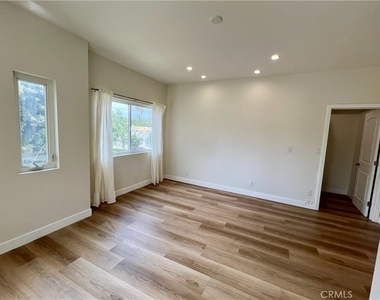1100 S Highland - Photo Thumbnail 13