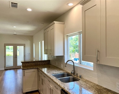 1100 S Highland - Photo Thumbnail 6