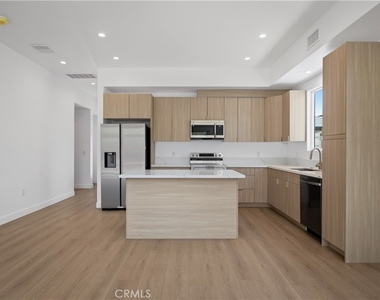 10053 Amestoy Avenue - Photo Thumbnail 2